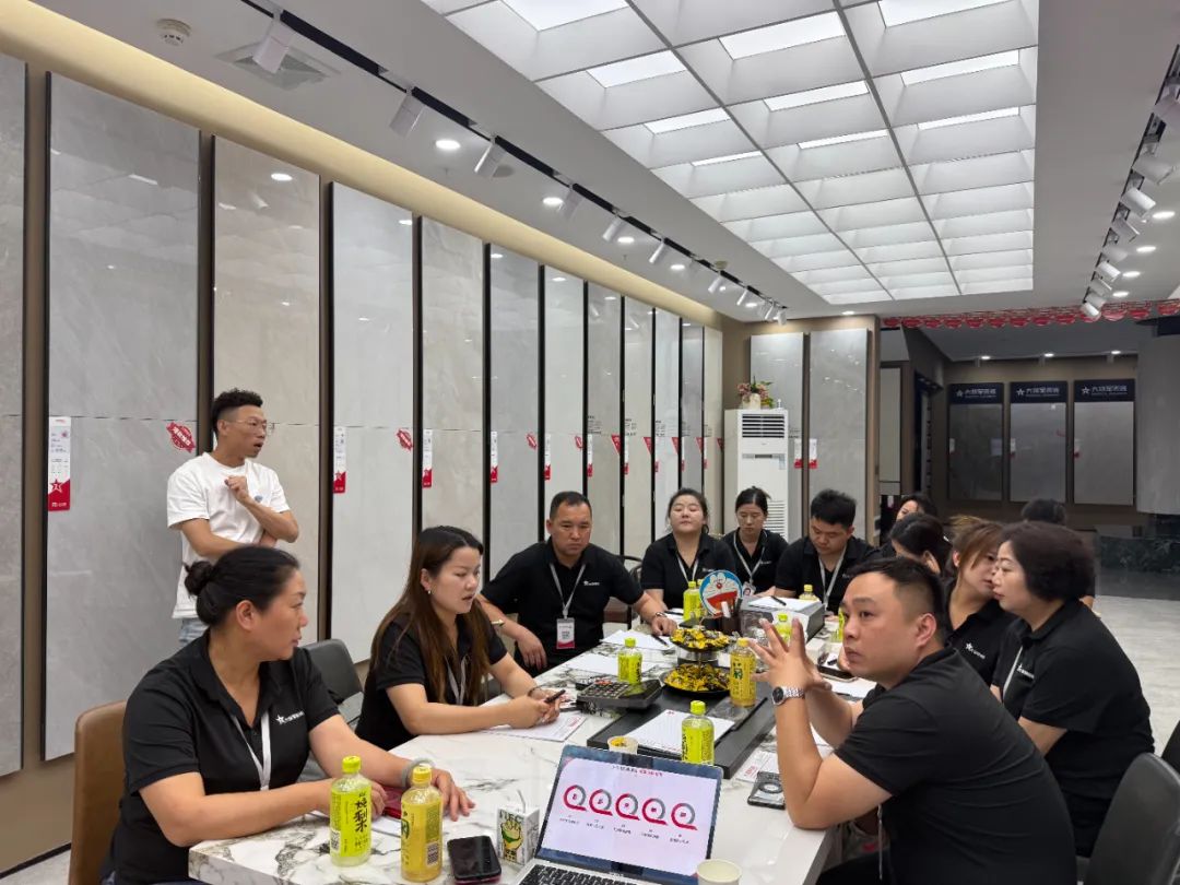 80城聯動,萬名工長集結!大將軍“耐用革命”如何重塑行業標準?(圖7) 80城聯動,萬名工長集結!大將軍“耐用革命”如何重塑行業標準?(圖7)