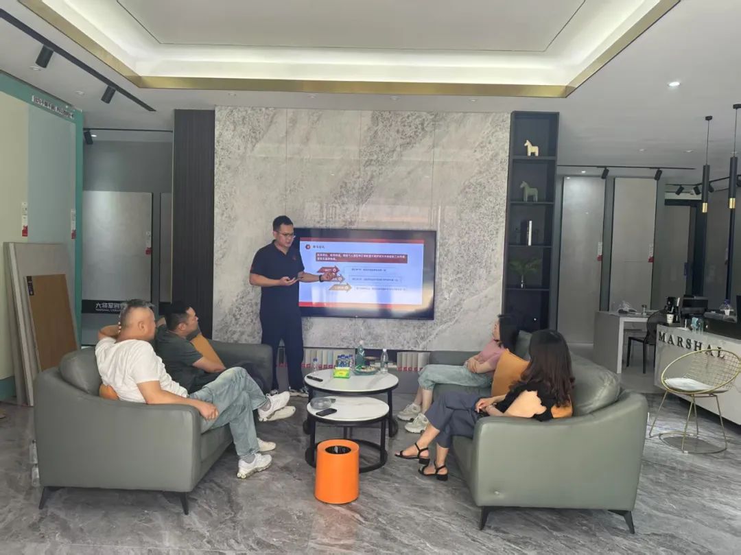 80城聯動,萬名工長集結!大將軍“耐用革命”如何重塑行業標準?(圖17) 80城聯動,萬名工長集結!大將軍“耐用革命”如何重塑行業標準?(圖17)