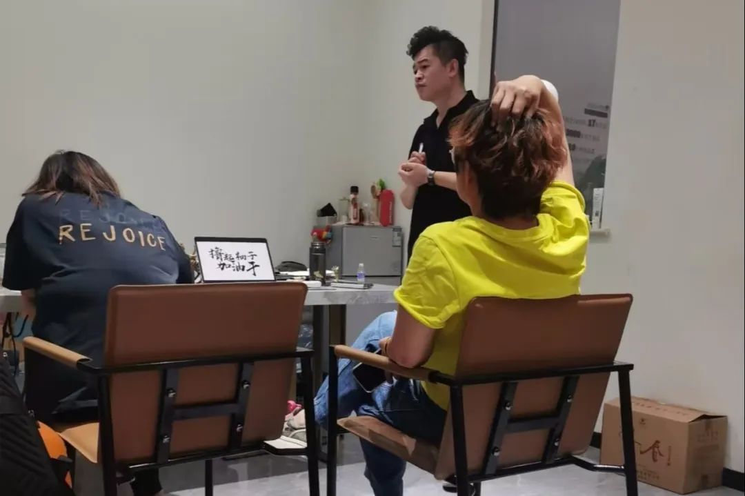 80城聯動,萬名工長集結!大將軍“耐用革命”如何重塑行業標準?(圖37) 80城聯動,萬名工長集結!大將軍“耐用革命”如何重塑行業標準?(圖37)