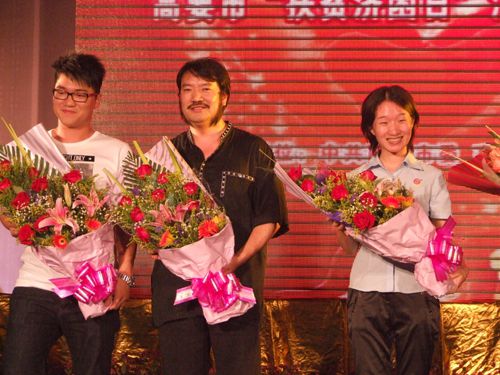 扶貧濟困、共建和諧——將軍企業捐款50萬元
(圖4) 扶貧濟困、共建和諧——將軍企業捐款50萬元
(圖4)