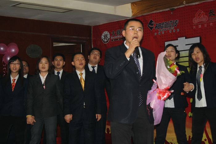 將軍很給力 壹壹向前沖!
(圖16) 將軍很給力 壹壹向前沖!
(圖16)