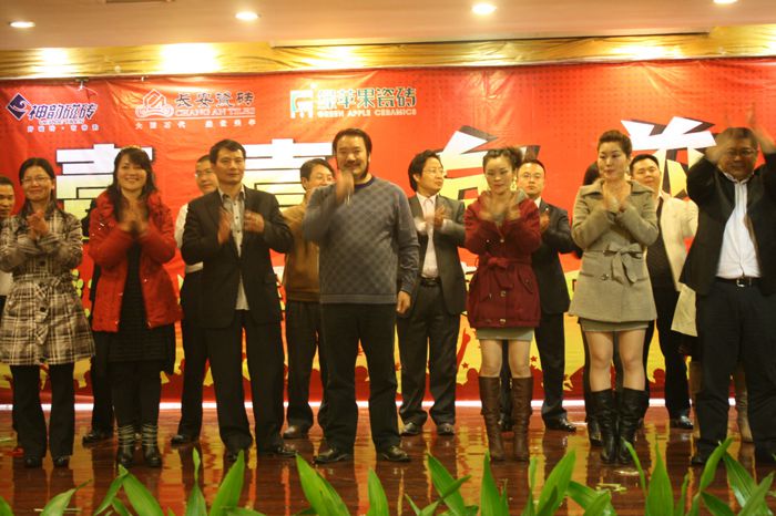 將軍很給力 壹壹向前沖!
(圖26) 將軍很給力 壹壹向前沖!
(圖26)