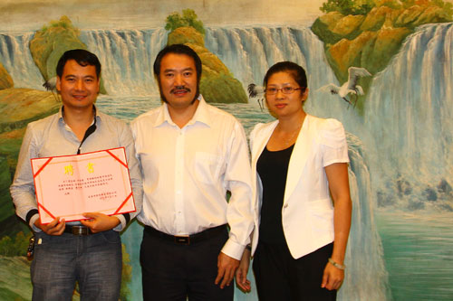 大將軍陶瓷聘請5名經銷商為營銷顧問
(圖5)