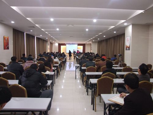 全員“充電” 贏戰2012
(圖2) 全員“充電” 贏戰2012
(圖2)