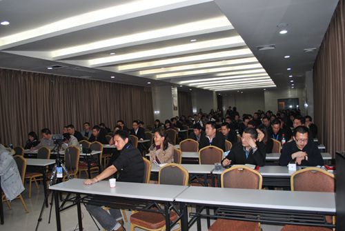 2011,我們HOLD住了
(圖2) 2011,我們HOLD住了
(圖2)