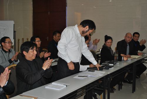 2011,我們HOLD住了
(圖15) 2011,我們HOLD住了
(圖15)