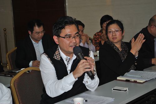 2011,我們HOLD住了
(圖14) 2011,我們HOLD住了
(圖14)