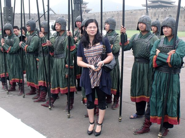 大將軍廣告片拍攝花絮一之秦王宮
(圖2) 大將軍廣告片拍攝花絮一之秦王宮
(圖2)