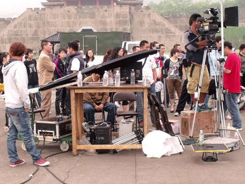 大將軍廣告片拍攝花絮一之秦王宮
(圖5) 大將軍廣告片拍攝花絮一之秦王宮
(圖5)