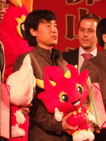 千帆競過 將軍折桂
(圖2) 千帆競過 將軍折桂
(圖2)