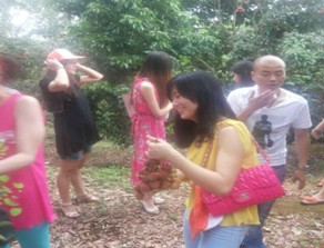 夢幻海洋 浪漫之旅---大將軍陶瓷精英啟程飛往心中的幸福
(圖1) 夢幻海洋 浪漫之旅---大將軍陶瓷精英啟程飛往心中的幸福
(圖1)