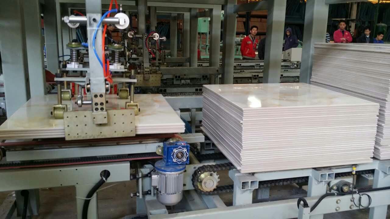 將軍陶瓷生產基地2015年總結暨2016年新春開工大會圓滿召開
(圖3) 將軍陶瓷生產基地2015年總結暨2016年新春開工大會圓滿召開
(圖3)