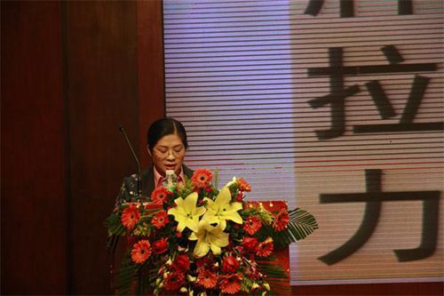 把握新機遇  共謀新發展——大將軍陶瓷2015年戰略合作伙伴峰會成功召開
(圖3) 把握新機遇  共謀新發展——大將軍陶瓷2015年戰略合作伙伴峰會成功召開
(圖3)