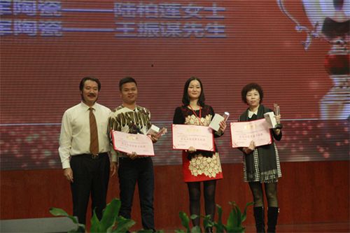 把握新機遇  共謀新發展——大將軍陶瓷2015年戰略合作伙伴峰會成功召開
(圖6) 把握新機遇  共謀新發展——大將軍陶瓷2015年戰略合作伙伴峰會成功召開
(圖6)