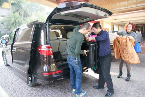 【峰會一線】大將軍陶瓷熱烈歡迎2015全國戰略合作伙伴峰會嘉賓的到來
(圖3) 【峰會一線】大將軍陶瓷熱烈歡迎2015全國戰略合作伙伴峰會嘉賓的到來
(圖3)