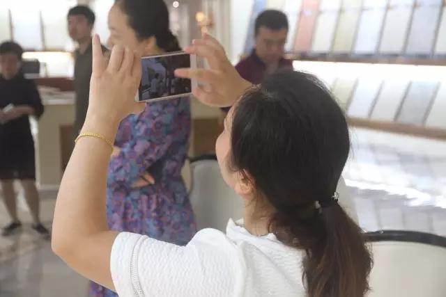 【企業文化交流】深圳清華大學研究院嘉賓到訪將軍企業參觀交流
(圖6) 【企業文化交流】深圳清華大學研究院嘉賓到訪將軍企業參觀交流
(圖6)