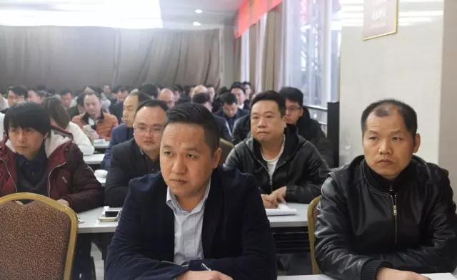 眾志成城 揚帆起航——2017將軍企業新春工作會議圓滿召開
(圖4) 眾志成城 揚帆起航——2017將軍企業新春工作會議圓滿召開
(圖4)