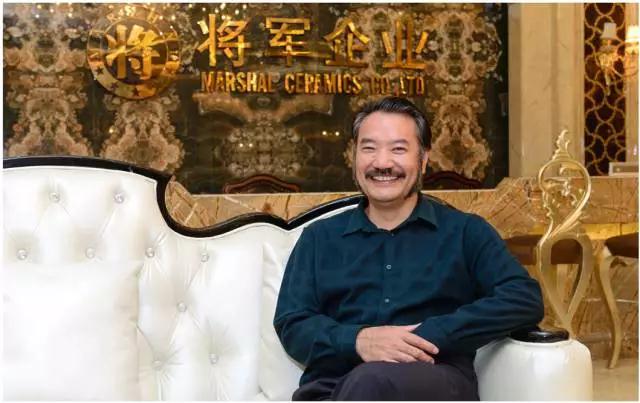 不懼險阻“千里行”,叱咤陶業“大將軍”——“大將軍陶瓷”董事長柳朝陽專訪
(圖3) 不懼險阻“千里行”,叱咤陶業“大將軍”——“大將軍陶瓷”董事長柳朝陽專訪
(圖3)