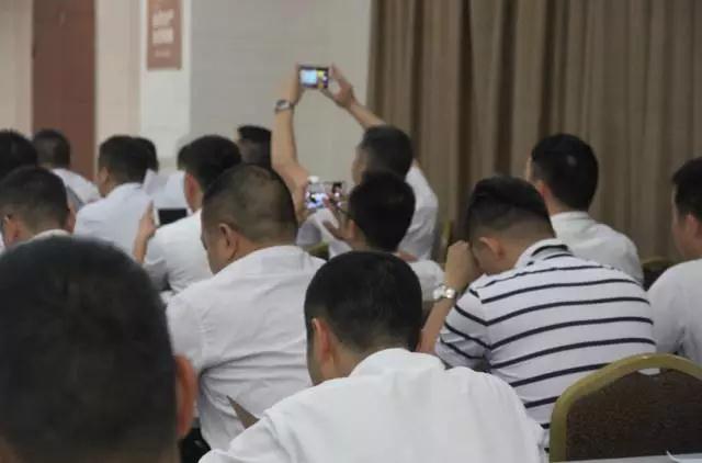 奮力拼搏,實現新跨越|將軍企業6月工作會議圓滿召開
(圖2) 奮力拼搏,實現新跨越|將軍企業6月工作會議圓滿召開
(圖2)