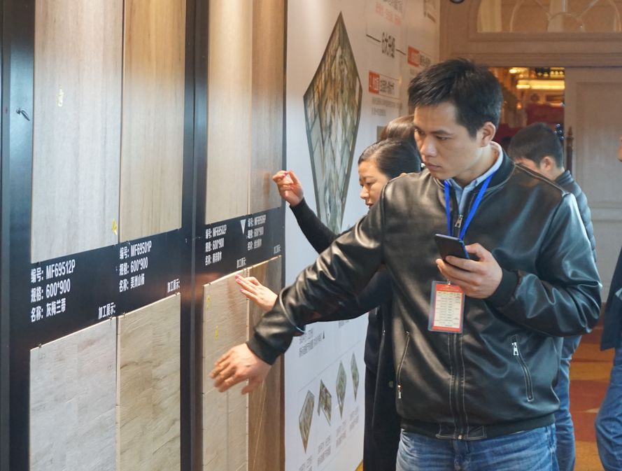 順勢突圍·破局騰飛丨大將軍陶瓷2018經銷商年會暨總部開業盛典成功舉辦!
(圖11) 順勢突圍·破局騰飛丨大將軍陶瓷2018經銷商年會暨總部開業盛典成功舉辦!
(圖11)