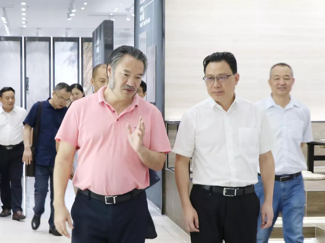 頭條丨衡陽政府考察團再度走進將軍企業,共商發展未來!
(圖9) 頭條丨衡陽政府考察團再度走進將軍企業,共商發展未來!
(圖9)