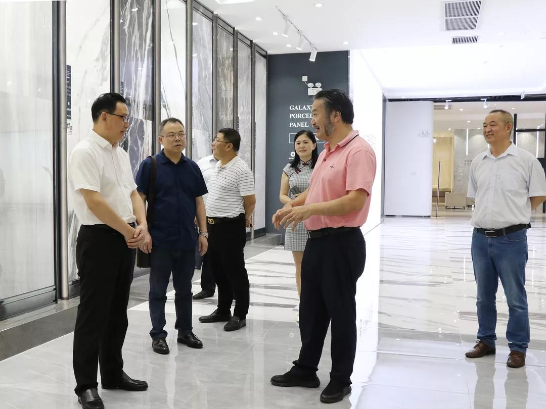 頭條丨衡陽政府考察團再度走進將軍企業,共商發展未來!
(圖3) 頭條丨衡陽政府考察團再度走進將軍企業,共商發展未來!
(圖3)