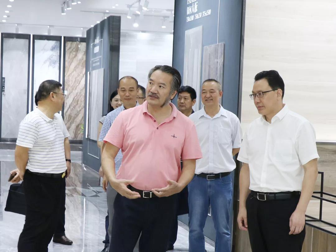 頭條丨衡陽政府考察團再度走進將軍企業,共商發展未來!
(圖10) 頭條丨衡陽政府考察團再度走進將軍企業,共商發展未來!
(圖10)