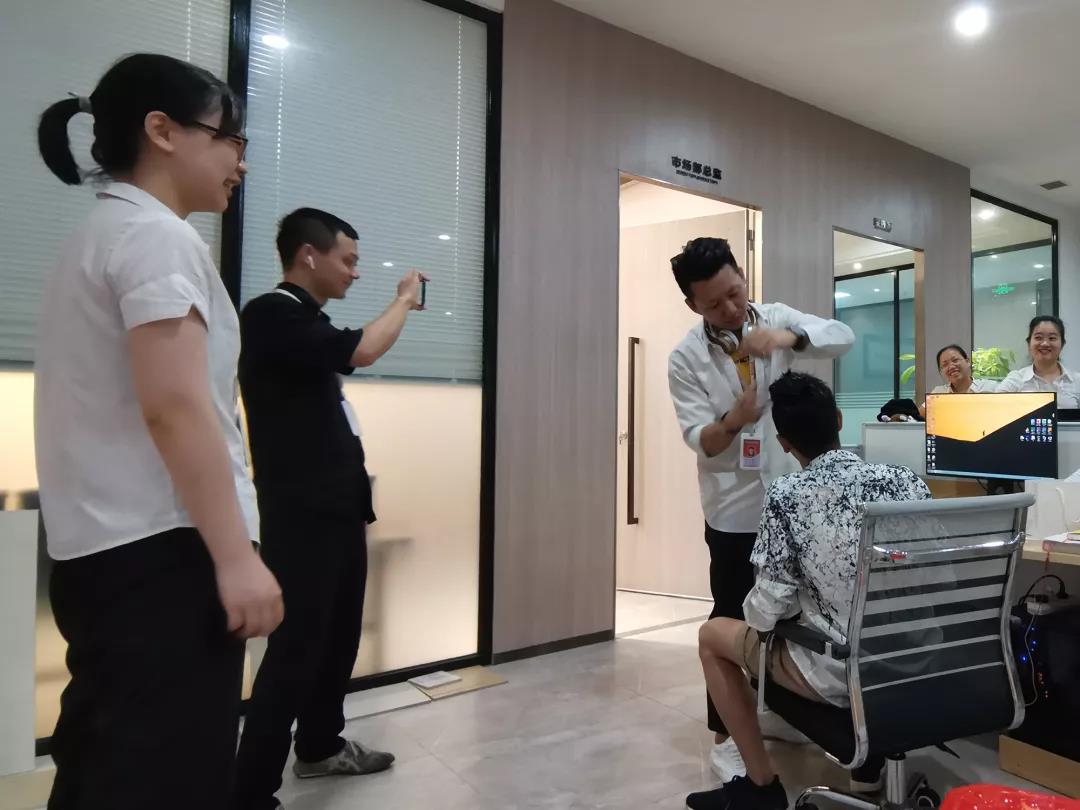 抖起來| 大將軍陶瓷官方抖音正式上線啦!
(圖3) 抖起來| 大將軍陶瓷官方抖音正式上線啦!
(圖3)