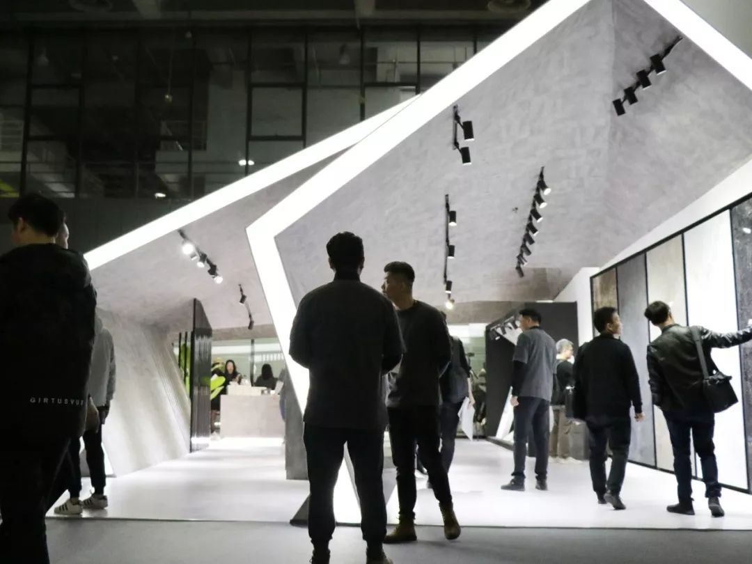 很FRESH很紅的“M星號”,正式登陸廣州設計周
(圖12) 很FRESH很紅的“M星號”,正式登陸廣州設計周
(圖12)