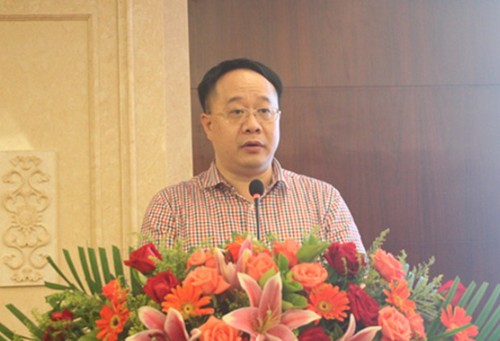 佛山市陶瓷學會第十三次會員代表大會召開
(圖4) 佛山市陶瓷學會第十三次會員代表大會召開
(圖4)