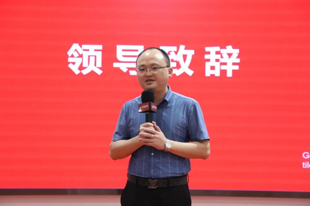 戰略簽約!大將軍瓷磚簽約初點科技,引領數字化營銷破局!(圖4) 戰略簽約!大將軍瓷磚簽約初點科技,引領數字化營銷破局!(圖4)