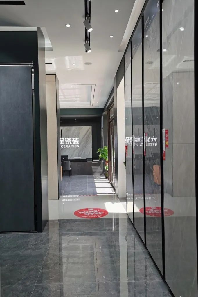 新店鑒賞 | 大將軍瓷磚高州旗艦店,以全新SI形象登場!(圖5) 新店鑒賞 | 大將軍瓷磚高州旗艦店,以全新SI形象登場!(圖5)